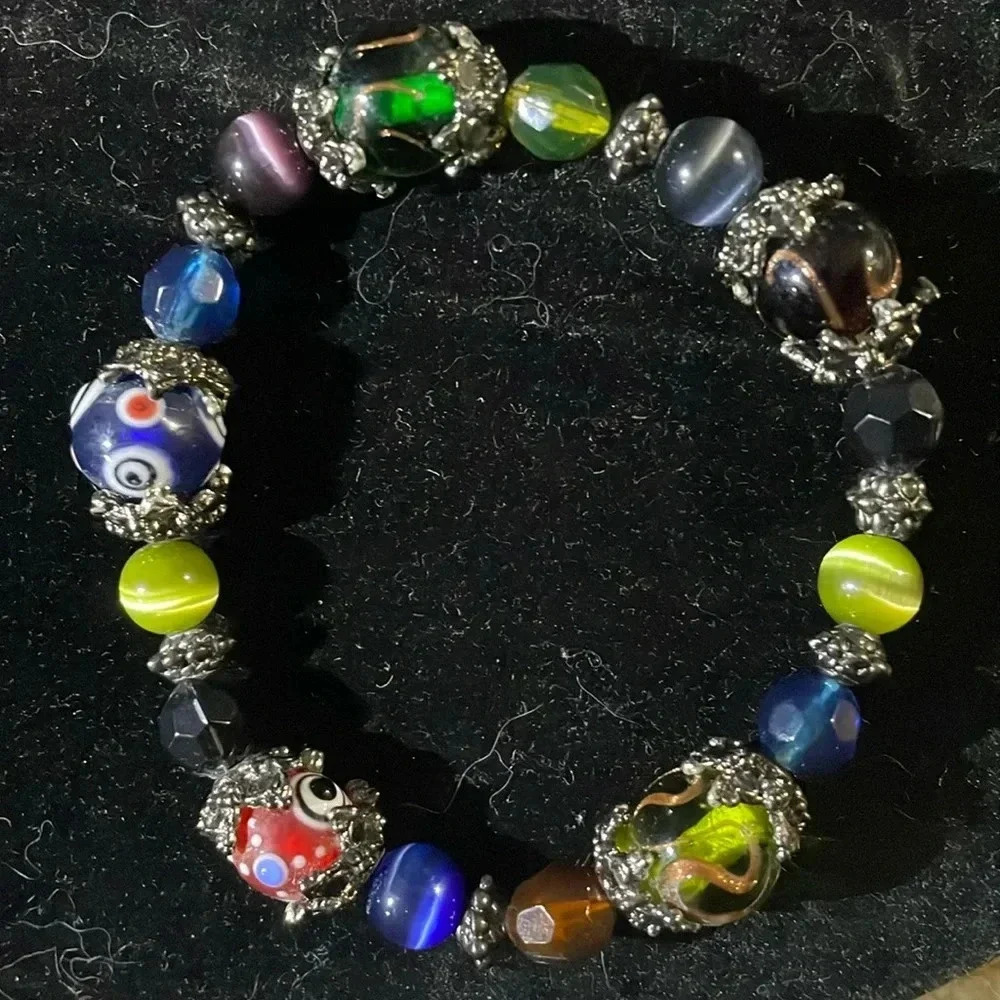 Vintage glass bead bracelet 8”